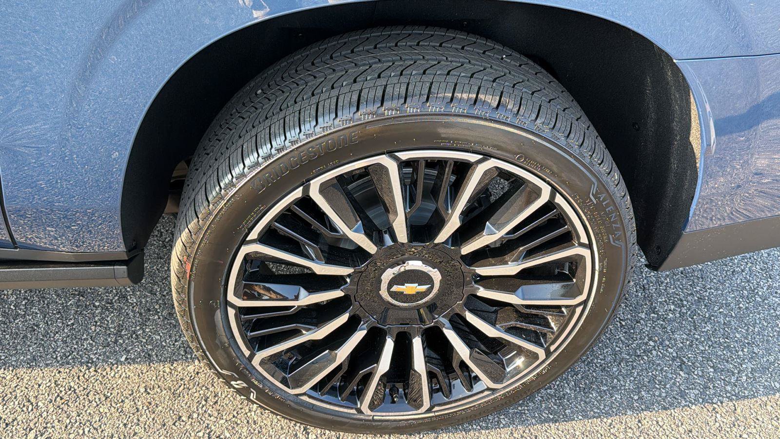 New 2026 Chevrolet Suburban High Country AWD/4WD image 13
