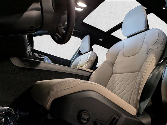 New 2026 Volvo XC60 B5 Plus w/ Climate Package AWD/4WD image 4