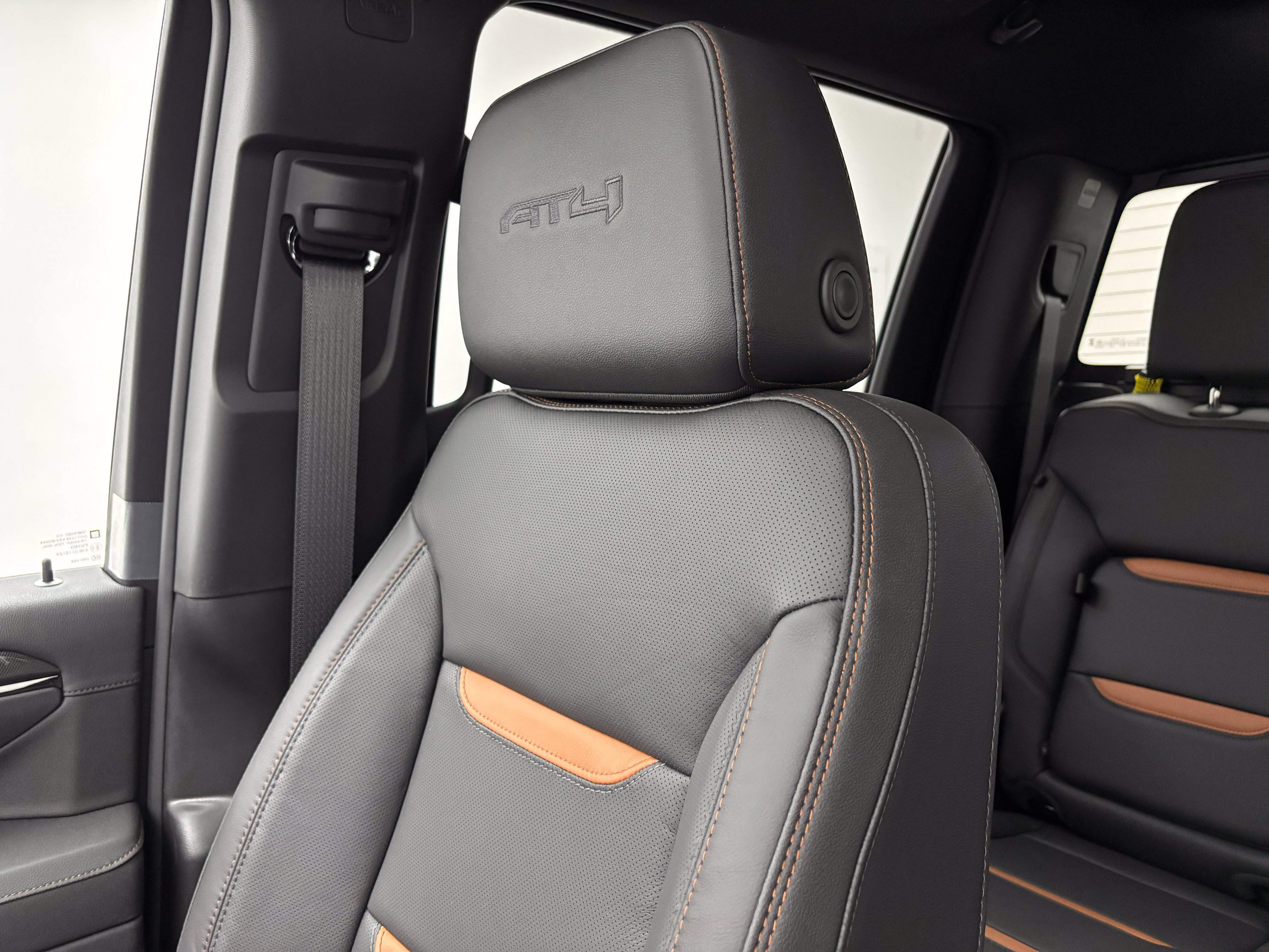 New 2026 GMC Sierra 2500 AT4 w/ AT4 Premium Plus Package AWD/4WD image 43