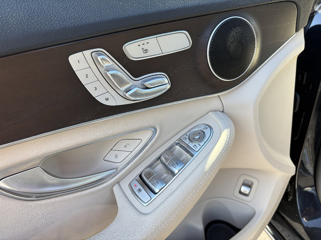 Used 2021 Mercedes-Benz C 300 4MATIC Sedan image 15