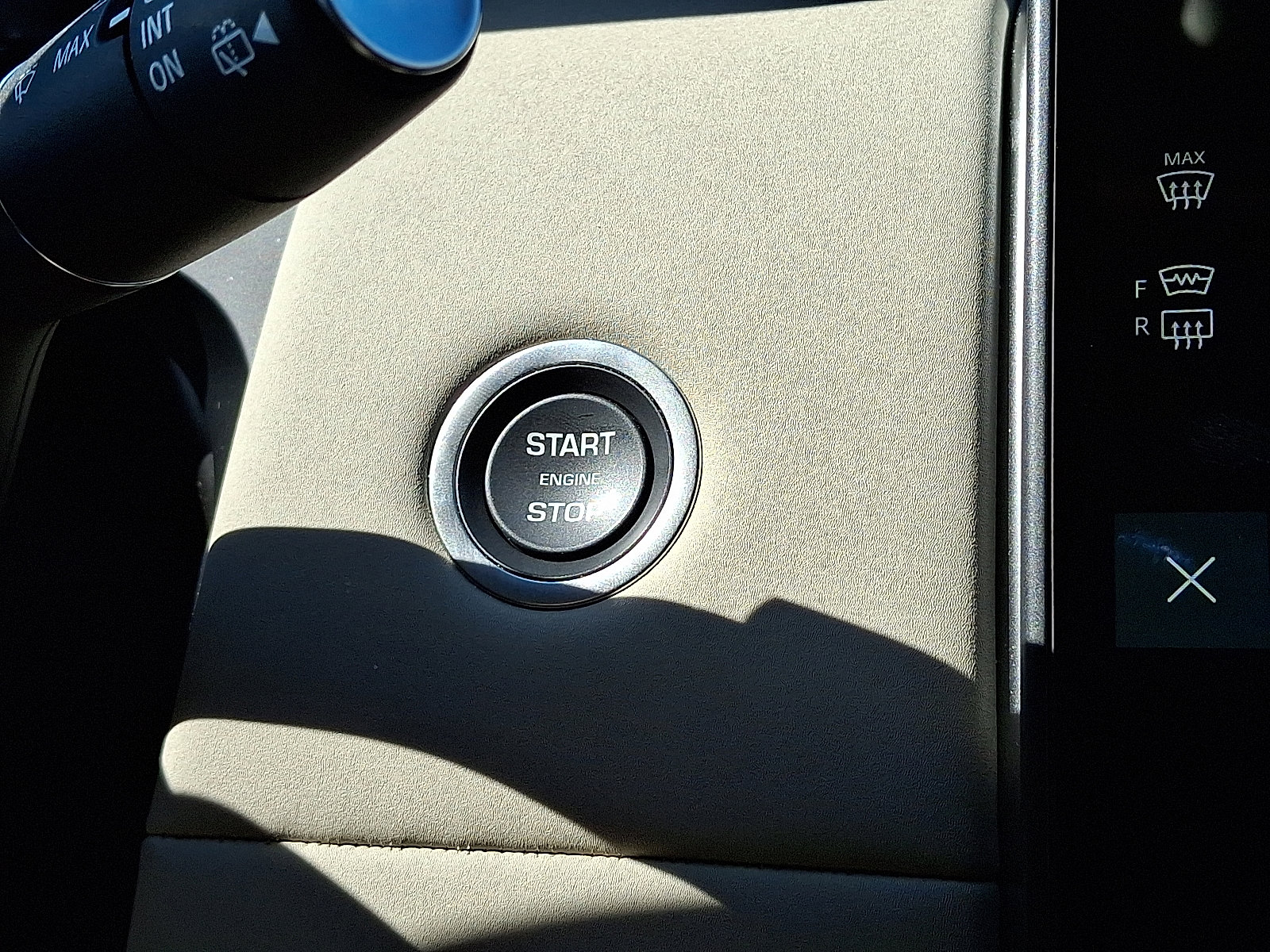 Certified 2025 Land Rover Discovery Sport S image 27