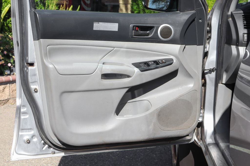 Used 2014 Toyota Tacoma 4x4 Double Cab w/ TRD Off-Road Package image 16