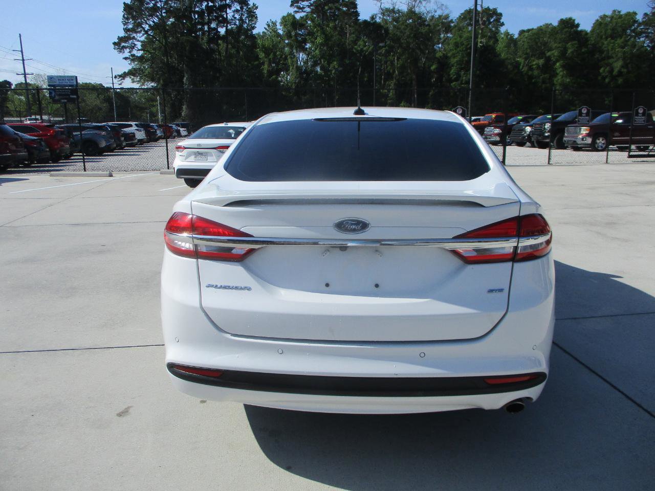 Used 2017 Ford Fusion SE w/ Equipment Group 201A image 23