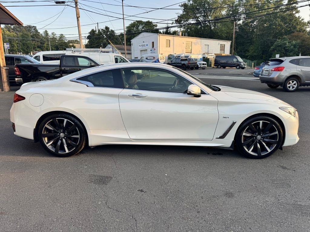 Used 2017 INFINITI Q60 3.0t w/ Premium Plus Package 3.0T AWD/4WD image 6