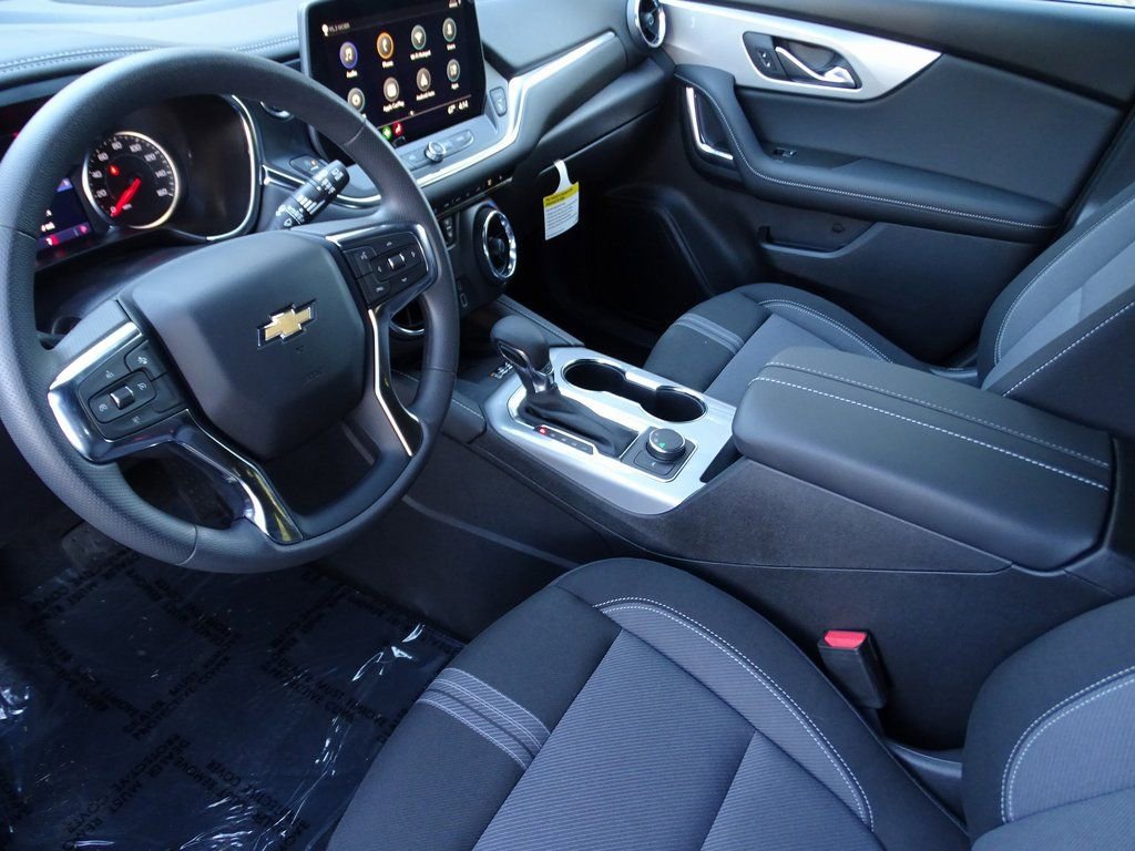 New 2025 Chevrolet Blazer LT w/ Redline Edition image 7