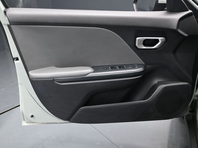 Used 2025 Kia K4 LXS image 17