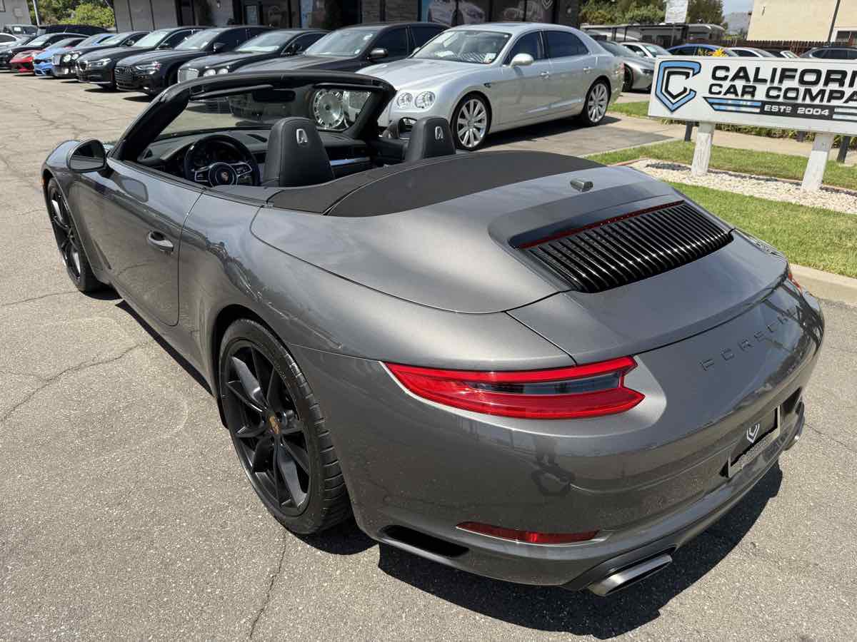 Used 2019 Porsche 911 Carrera RWD image 5