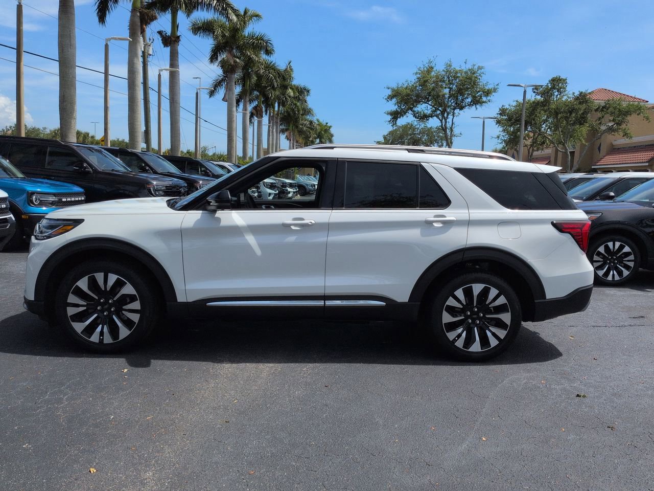New 2026 Ford Explorer Platinum w/ LUX Leather Package AWD/4WD image 6