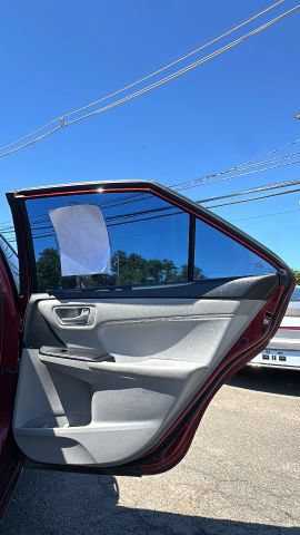 Used 2017 Toyota Camry XLE FWD image 18