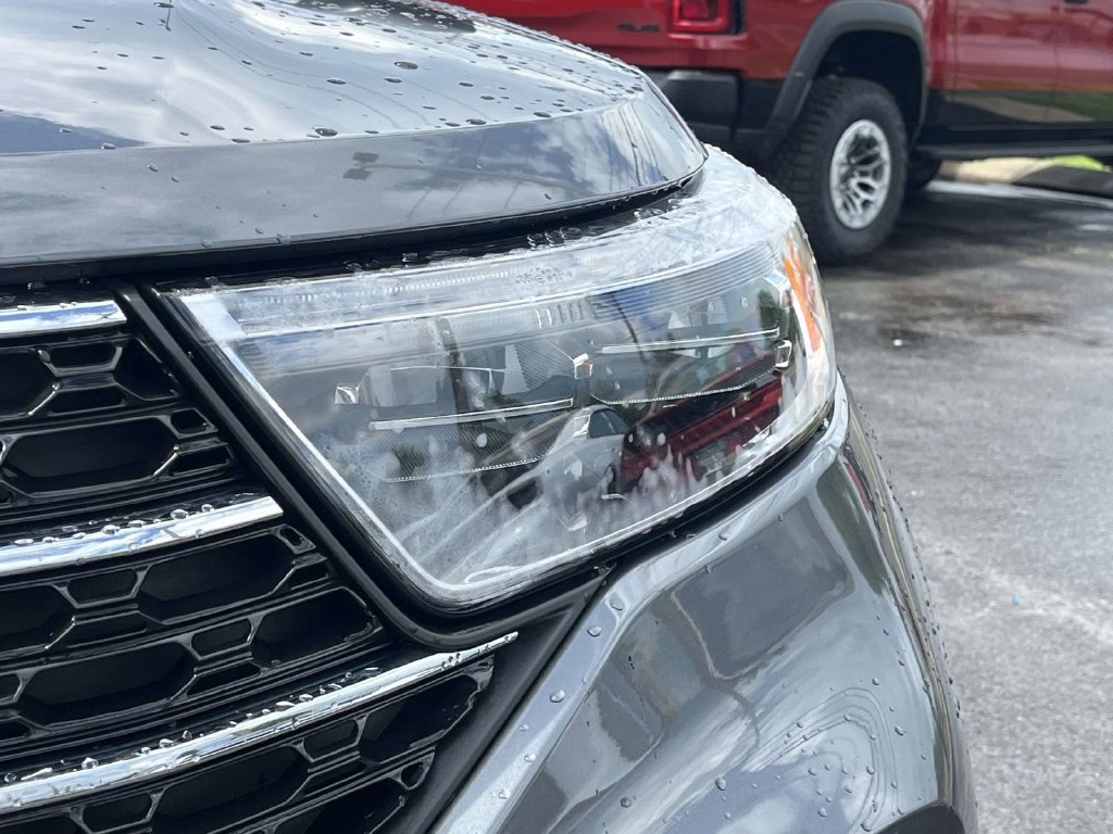 Used 2023 Ford Explorer XLT w/ Equipment Group 202A AWD/4WD image 11