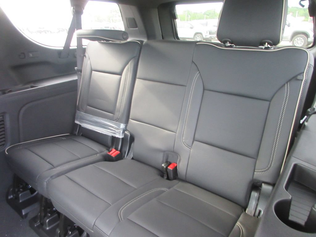 New 2026 GMC Yukon XL Elevation w/ Elevation Premium Package AWD/4WD image 13