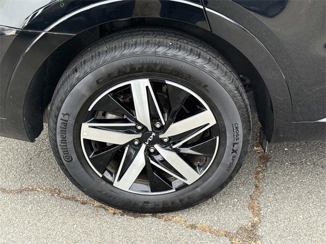 Used 2023 Kia Sorento S w/ Panoramic Sunroof Package image 7