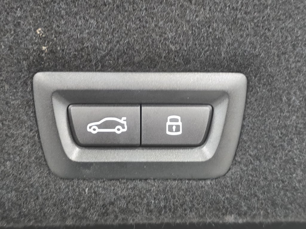 Certified 2023 BMW i7 xDrive60 AWD/4WD image 24