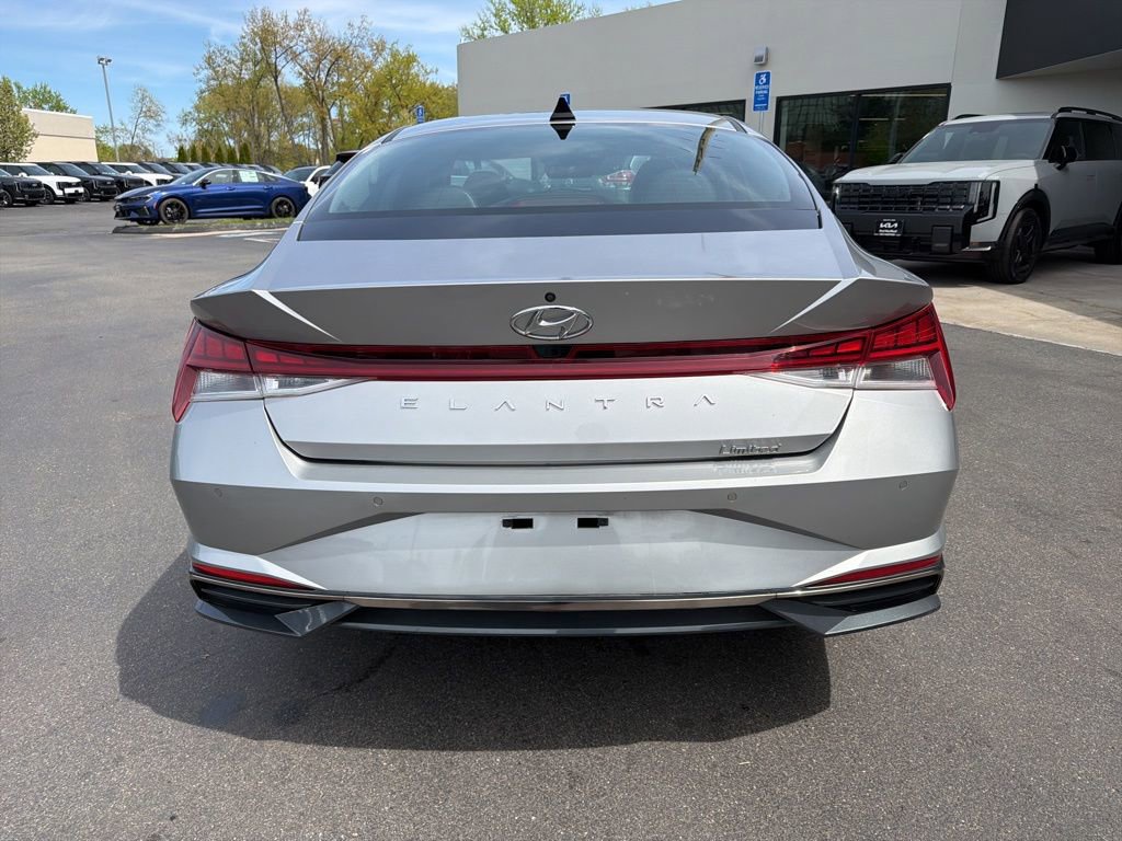 Used 2022 Hyundai Elantra Limited FWD image 9