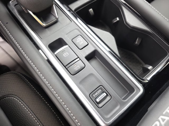 New 2026 Nissan Pathfinder SL w/ SL Premium Package FWD image 33