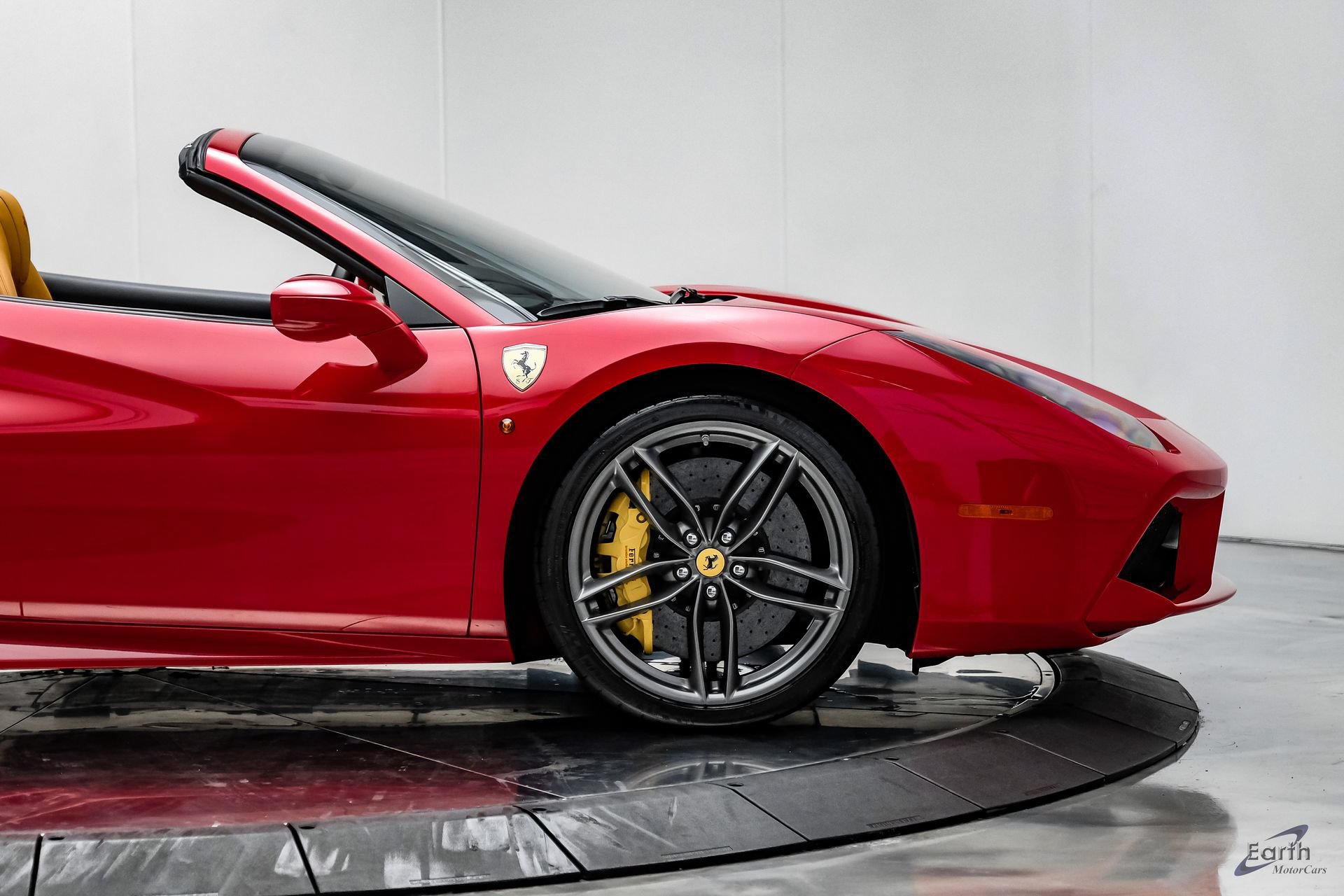 Used 2018 Ferrari 488 Spider RWD image 29