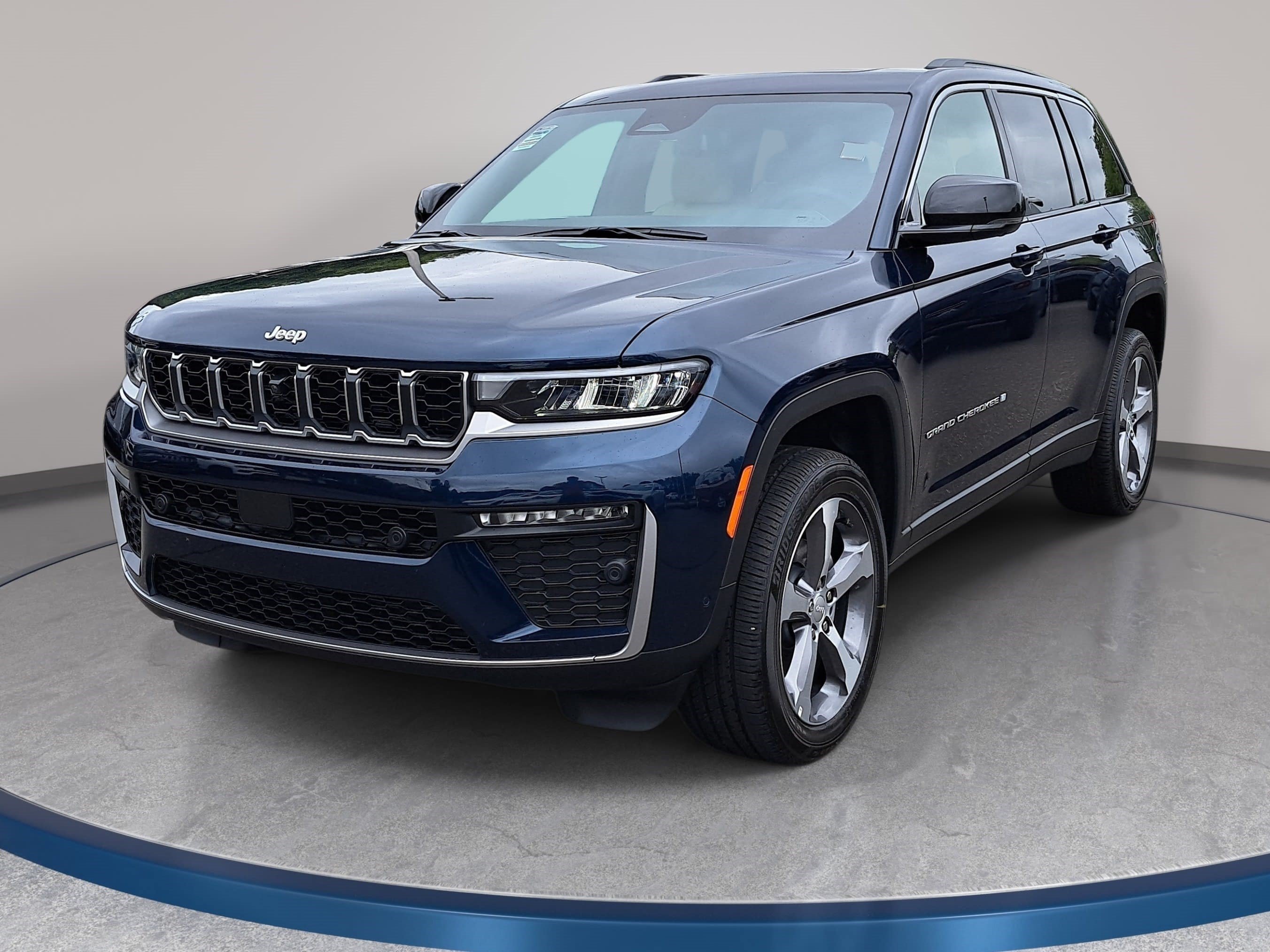 New 2026 Jeep Grand Cherokee Limited w/ Luxury Tech Group II AWD/4WD image 1