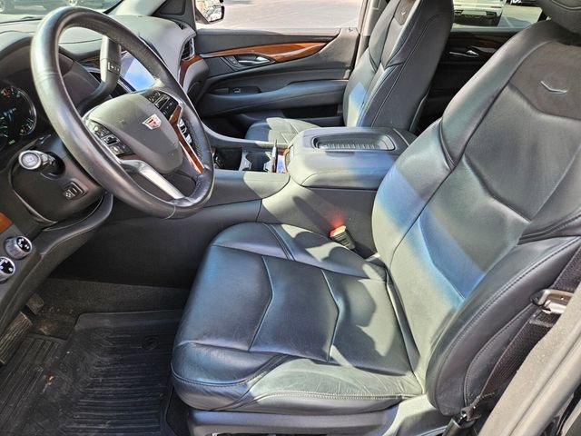 Used 2019 Cadillac Escalade Luxury AWD/4WD image 7