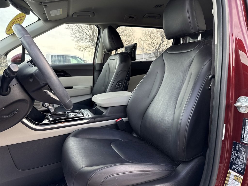 Used 2024 Kia Carnival SX image 13