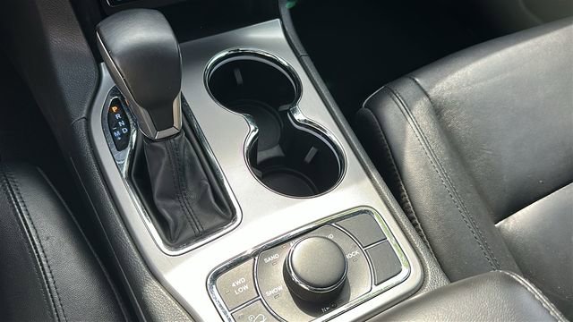 Used 2022 Jeep Grand Cherokee Limited AWD/4WD image 19