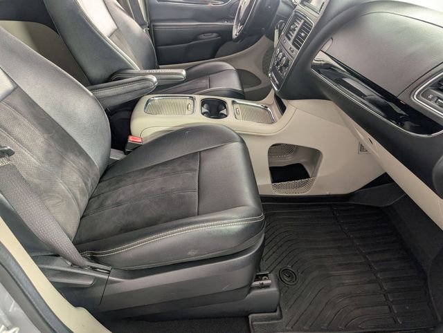 Used 2019 Dodge Grand Caravan SXT FWD image 28