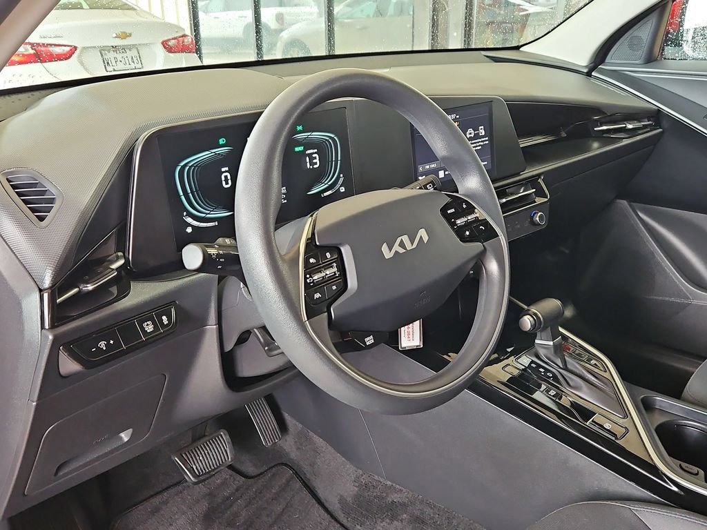 Used 2025 Kia Niro LX FWD image 15