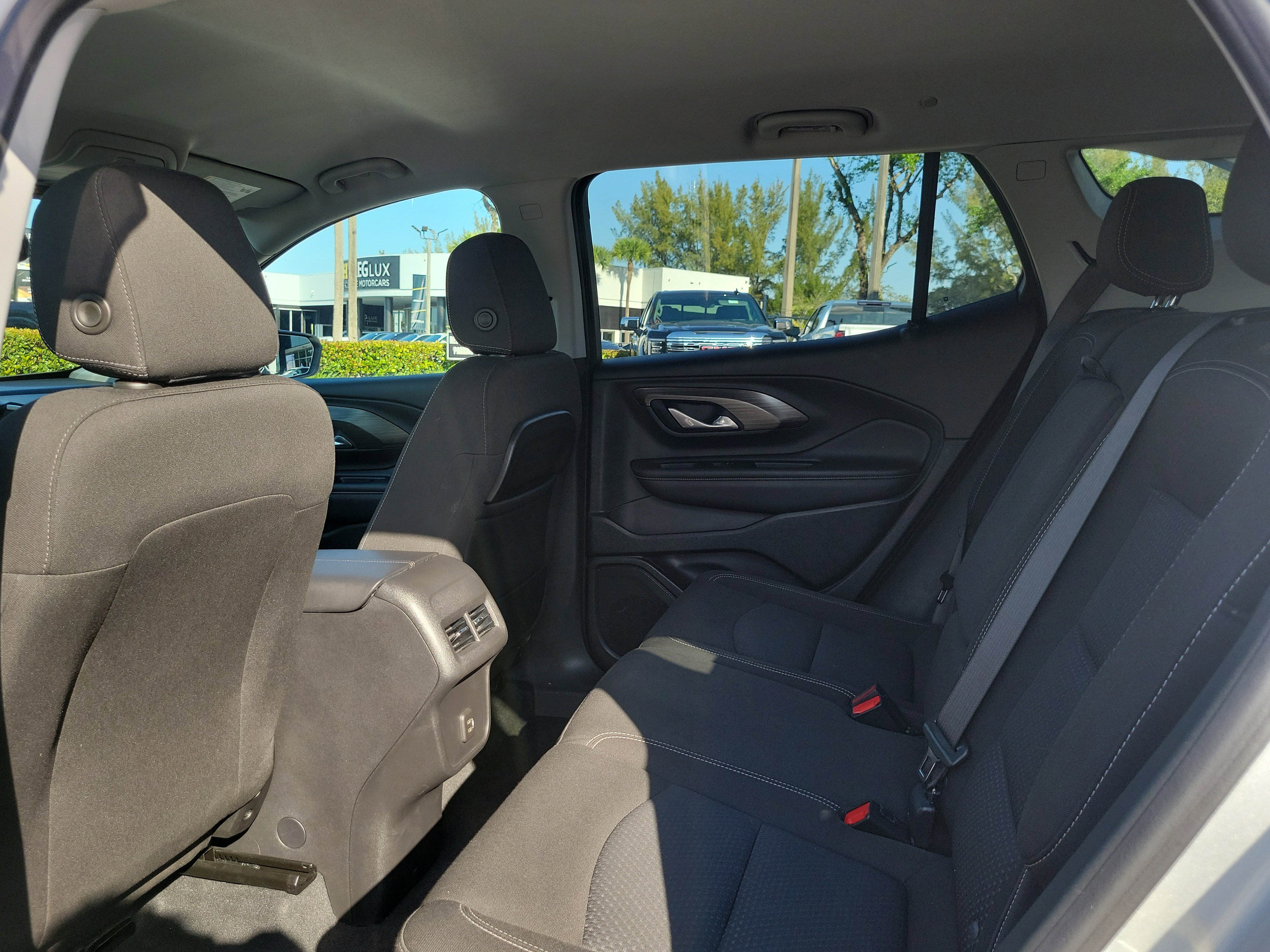 Used 2022 GMC Terrain SLE image 12