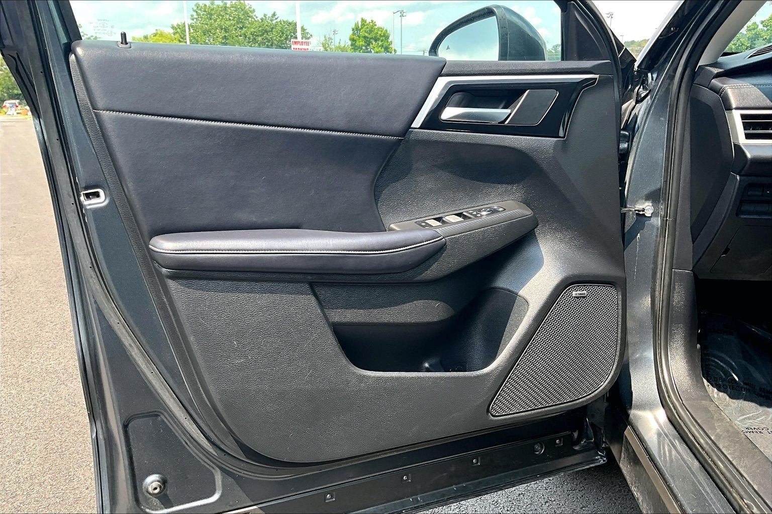 Used 2025 Mitsubishi Outlander SE AWD/4WD image 21