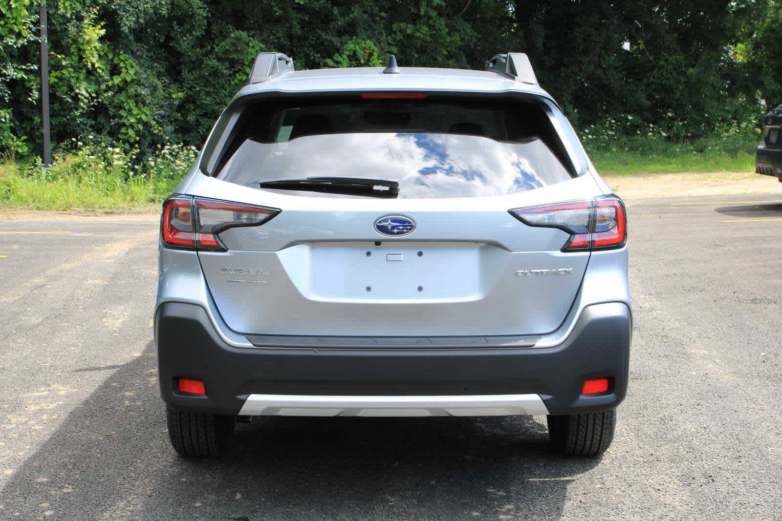 Used 2025 Subaru Outback Limited image 10