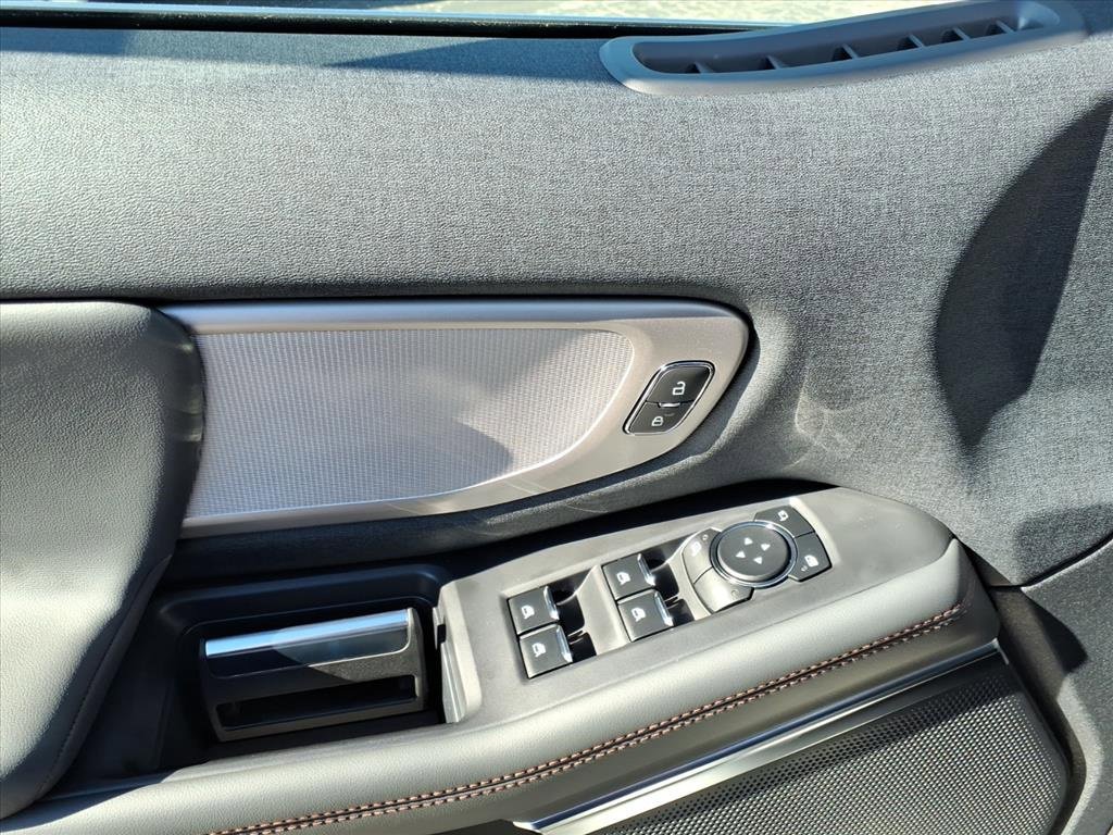 New 2025 Ford Expedition Active image 13