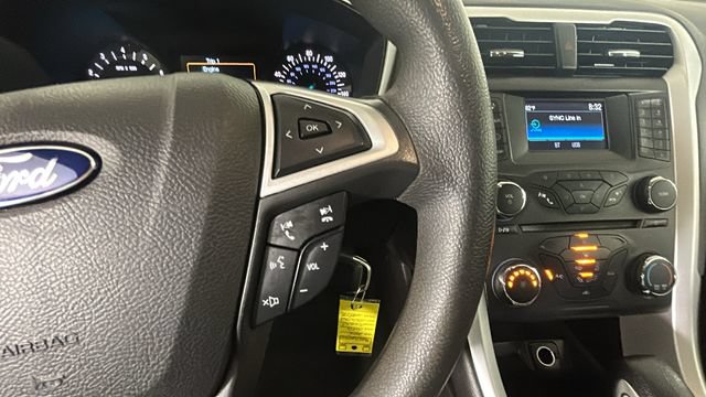 Used 2015 Ford Fusion SE FWD image 17