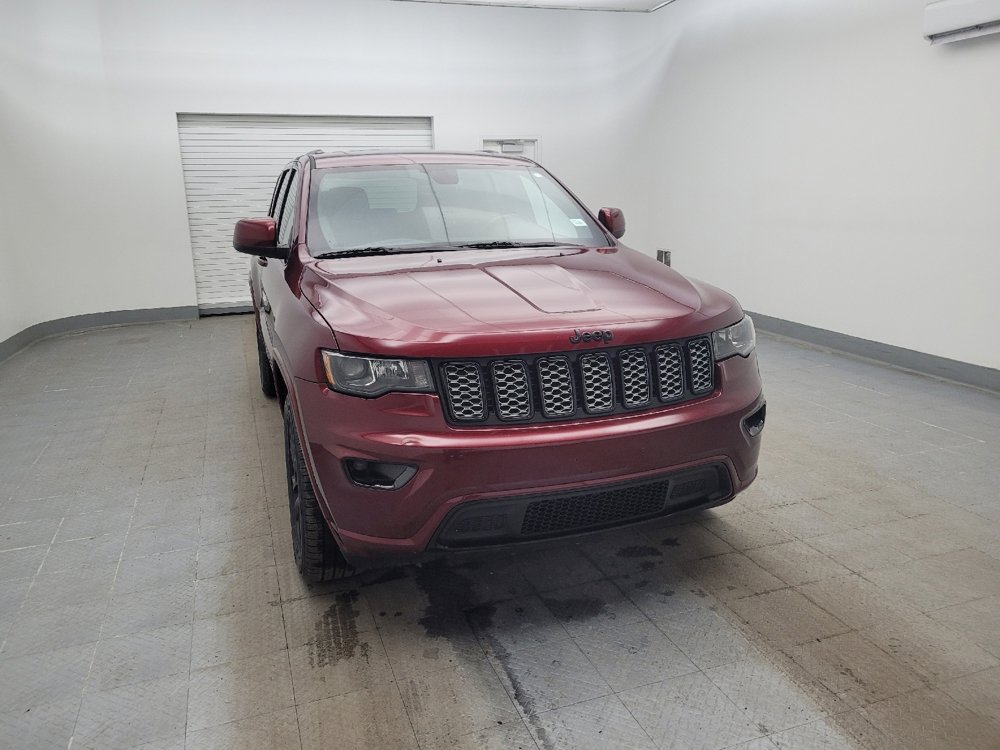 Used 2018 Jeep Grand Cherokee Altitude image 14