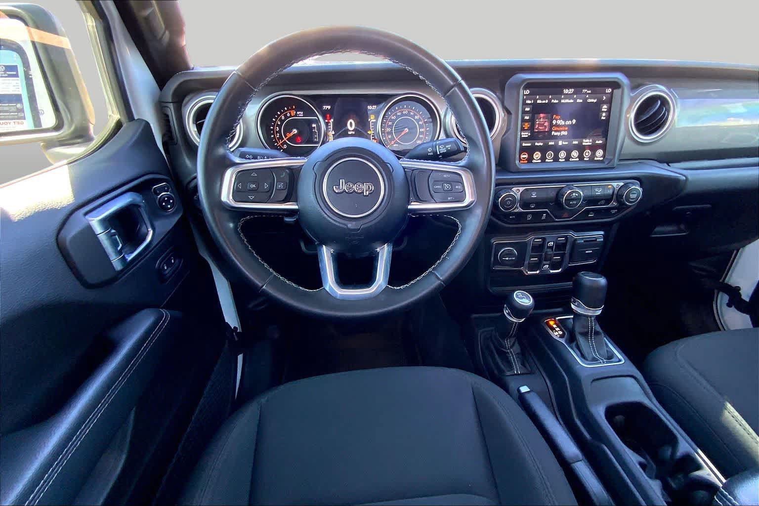 Used 2022 Jeep Gladiator Overland w/ Trailer Tow Package AWD/4WD image 11