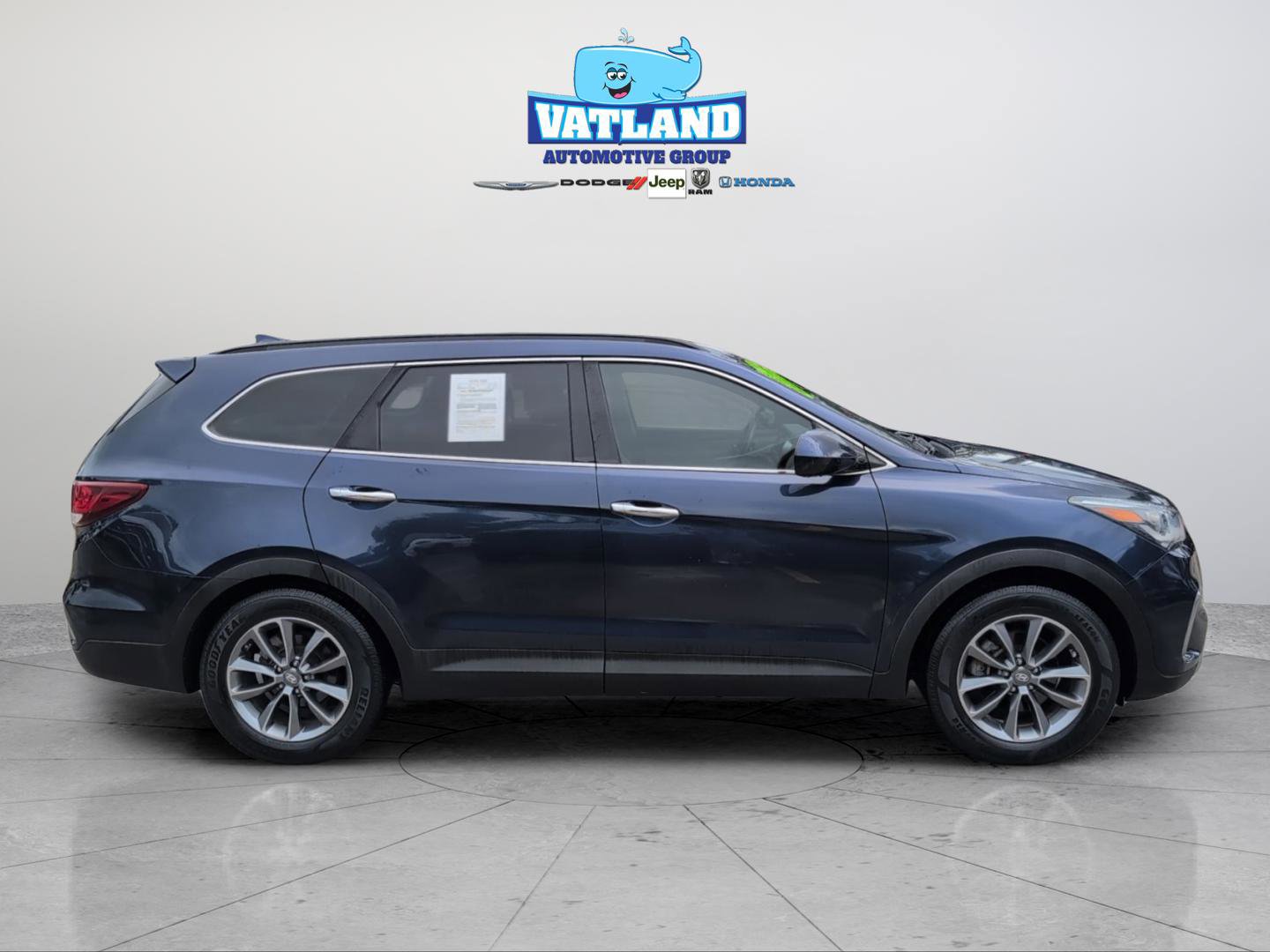 Used 2017 Hyundai Santa Fe SE image 6