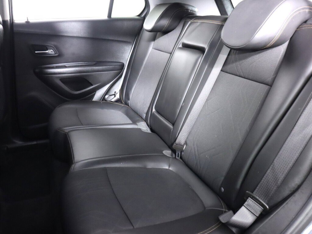 Used 2021 Chevrolet Trax LT w/ LT Convenience Package image 32