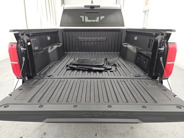 Used 2024 Toyota Tacoma TRD Sport image 33