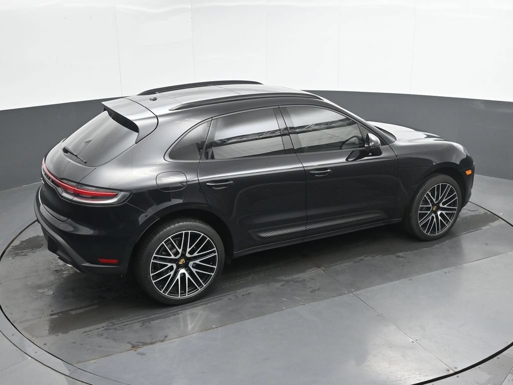Used 2022 Porsche Macan AWD/4WD image 30