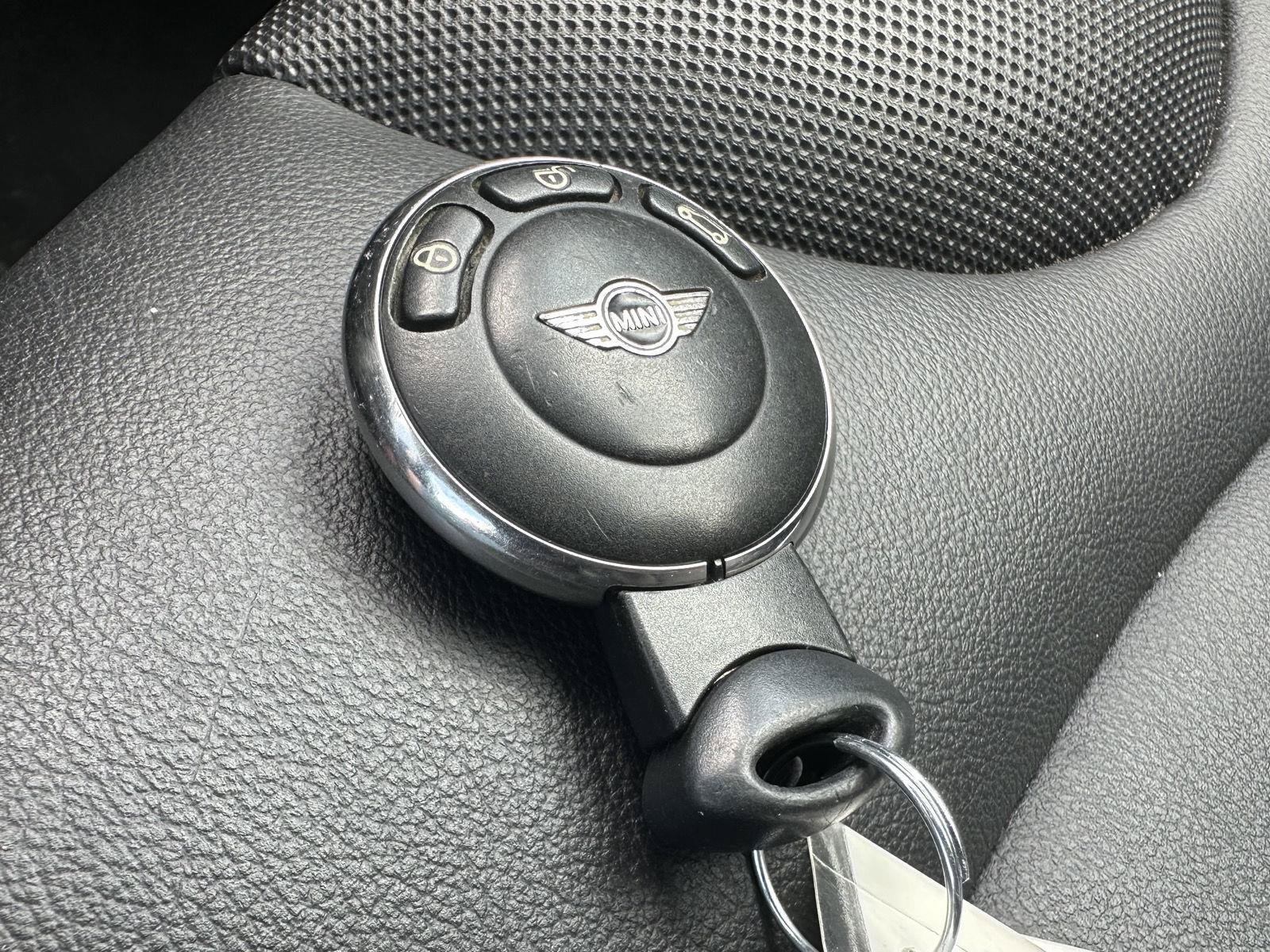 Used 2013 MINI Cooper Clubman FWD image 14