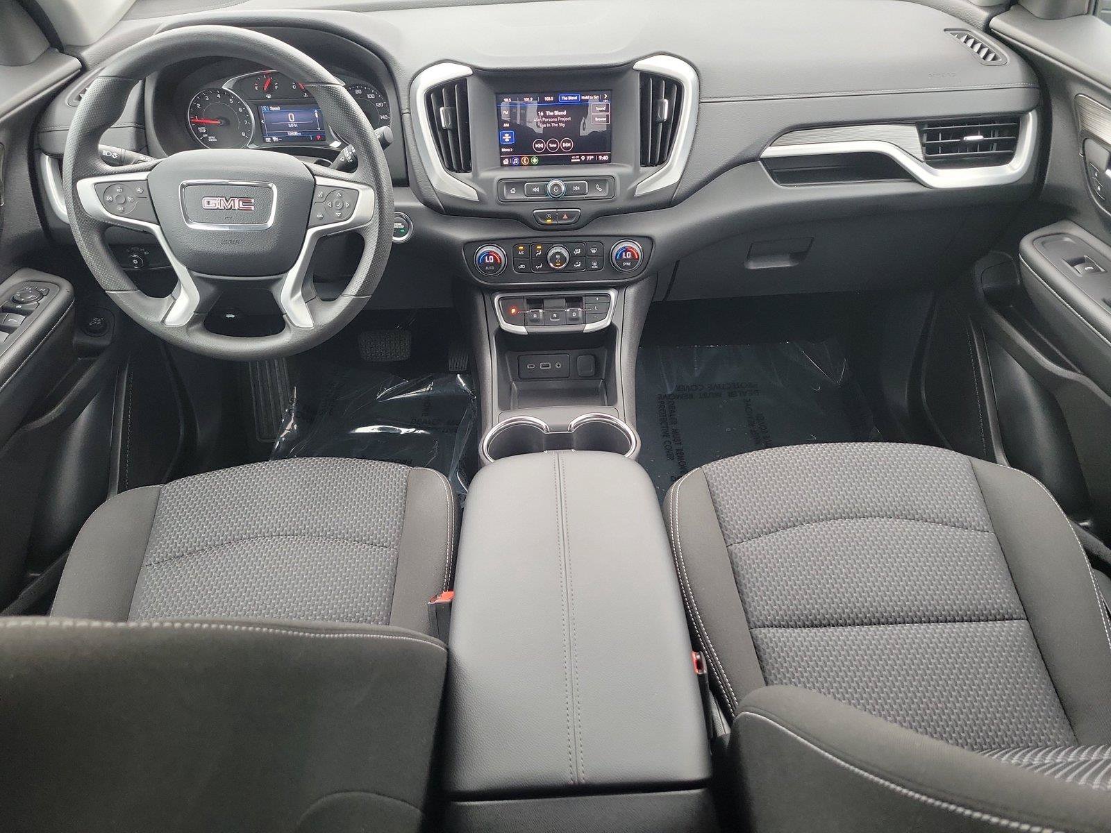 Used 2024 GMC Terrain SLE w/ Driver Convenience Package FWD image 8