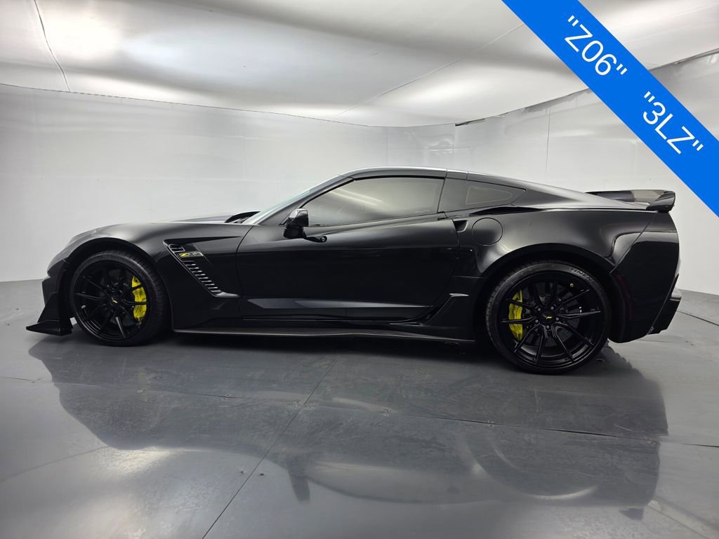 Used 2015 Chevrolet Corvette Z06 w/ 3LZ Preferred Equipment Group RWD image 7