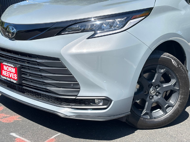 New 2026 Toyota Sienna XLE Woodland Edition AWD/4WD image 3