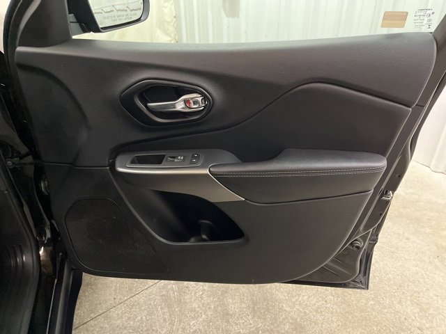 Used 2022 Jeep Cherokee Latitude Lux image 24