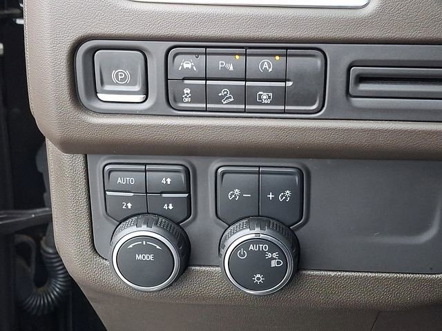 Used 2023 Chevrolet Tahoe Z71 w/ Luxury Package image 25