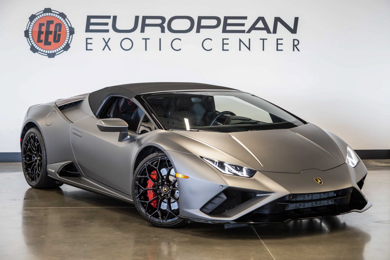Used 2021 Lamborghini Huracan EVO RWD image 3