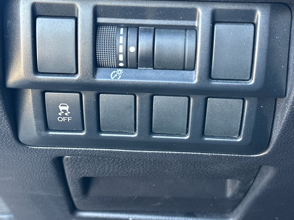 Used 2017 Subaru Outback 2.5i Premium image 24