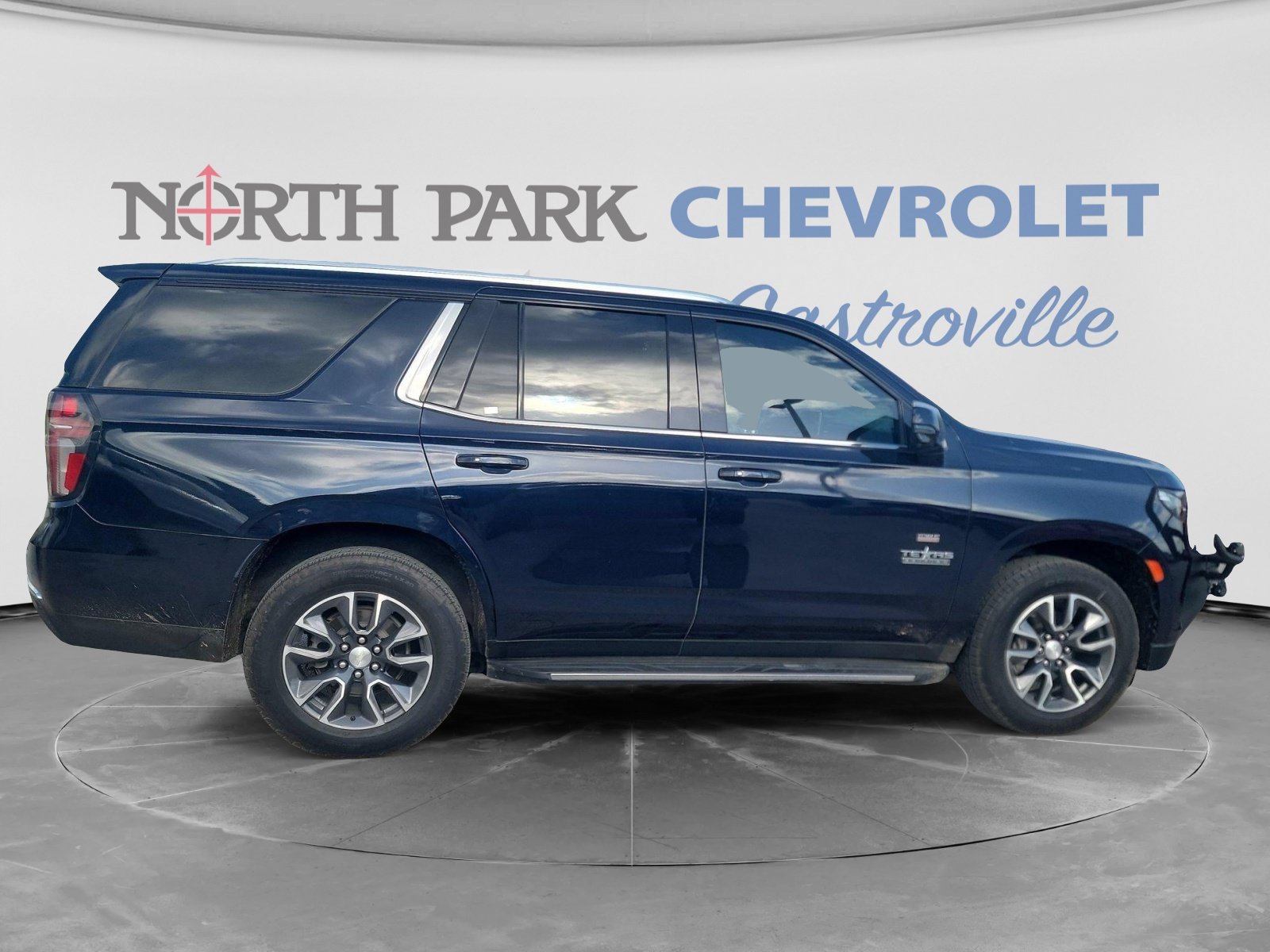 Used 2021 Chevrolet Tahoe LT w/ LT Signature Plus Package RWD image 3