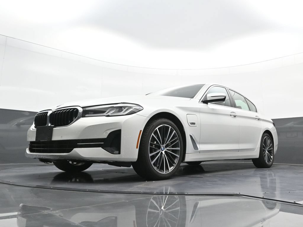 Used 2023 BMW 530e xDrive w/ Premium Package AWD/4WD image 24