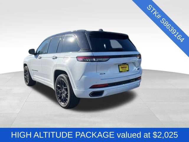 New 2025 Jeep Grand Cherokee Summit image 4