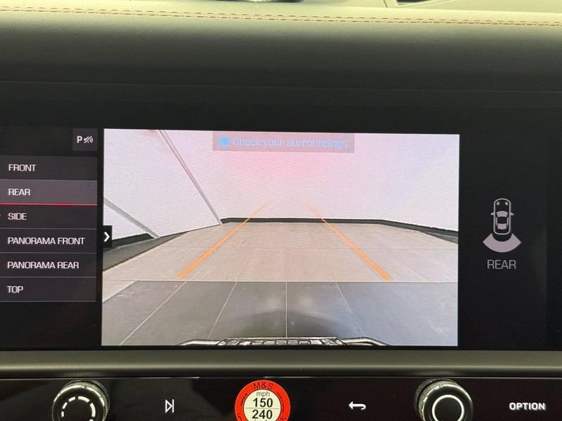 Certified 2025 Porsche Macan AWD/4WD image 21