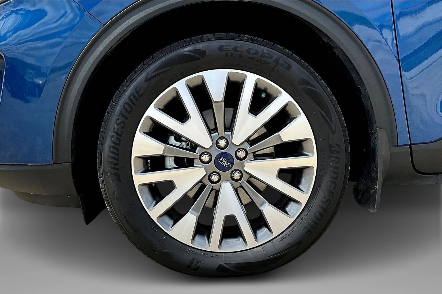 Used 2022 Ford Escape Titanium w/ Class II Trailer Tow Package image 9